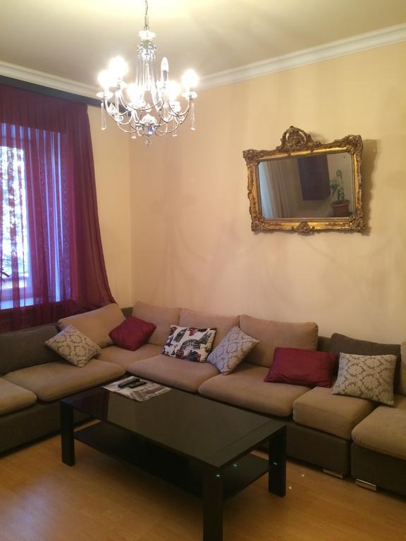 Apartment On Hanrapetutyan Street Erévan Extérieur photo