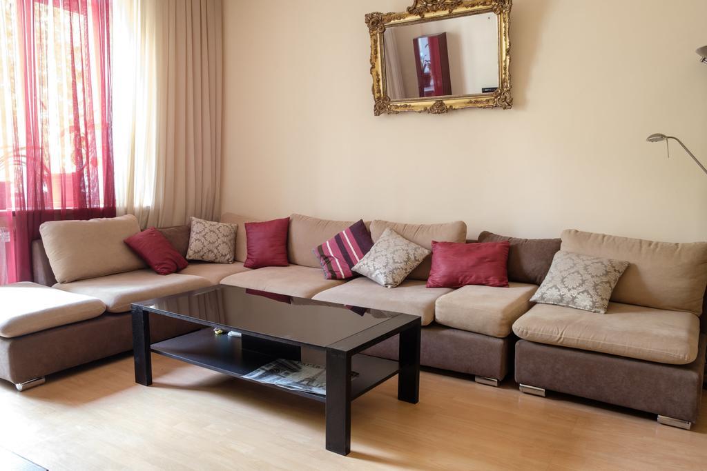 Apartment On Hanrapetutyan Street Erévan Extérieur photo
