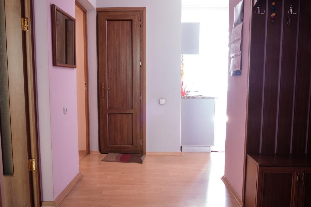 Apartment On Hanrapetutyan Street Erévan Extérieur photo